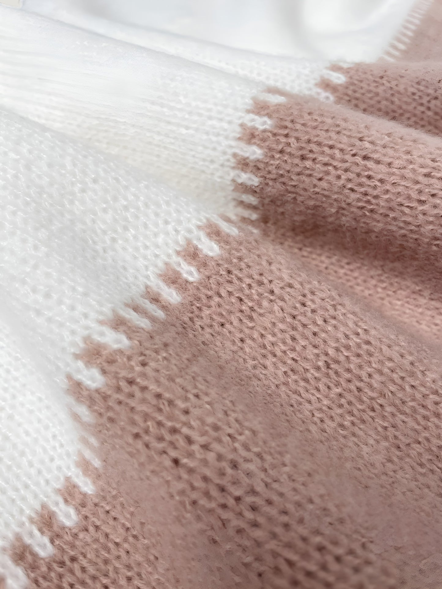 Eva | Stilren Stickad Tröja med Leopardmönster