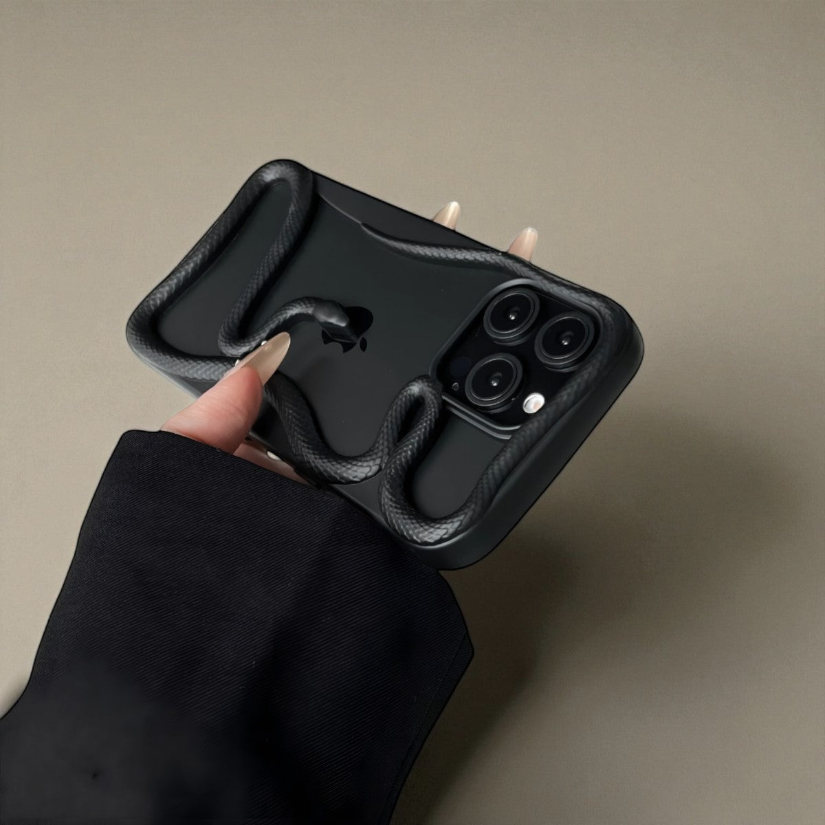 Draco | Elegant Ormskal för iPhone